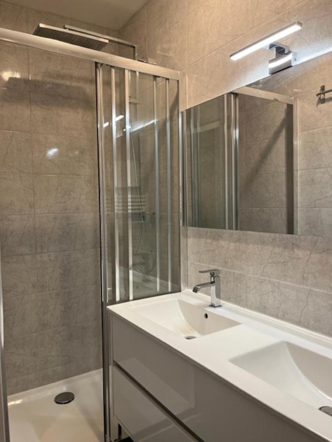 פריז Cosy Appartment In The Marais District מראה חיצוני תמונה